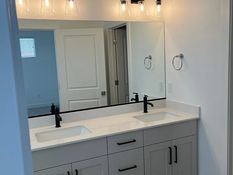 2636 E Wake Forest Ln — Photo 8