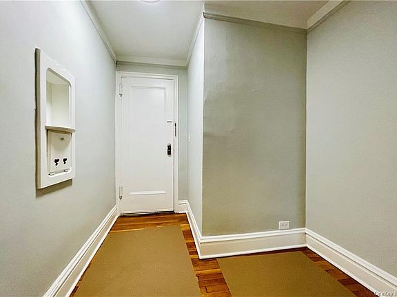3rd image of 425 Florence St Unit 3E