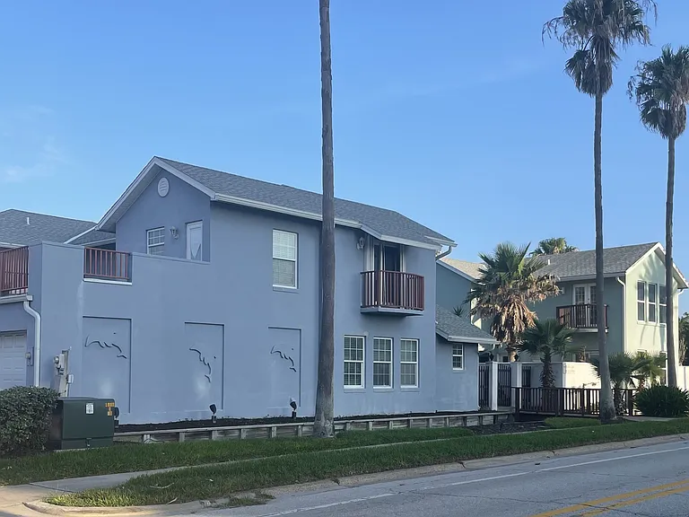 Townhome east side on First Street. Ocean view from deck and balconey