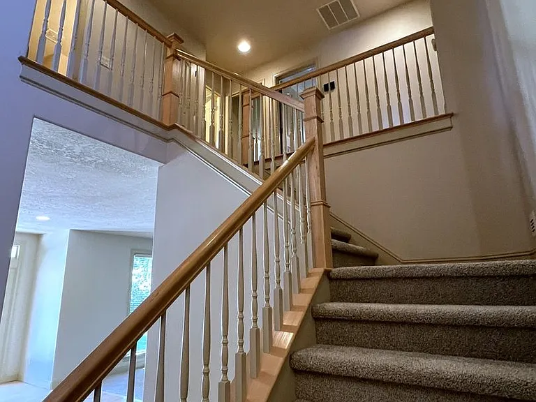 811 E Knoll Ct — Photo 23