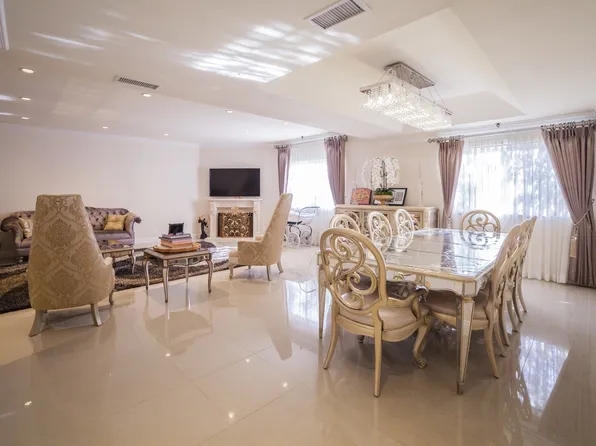 5340 Wilkinson Ave, Valley Village, CA 91607