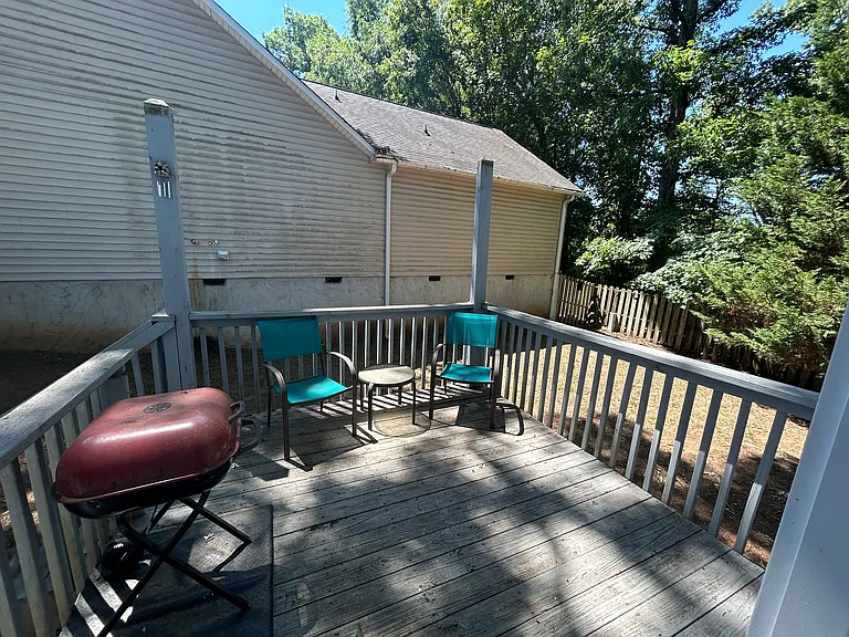 303 Southcreek Dr — Photo 15