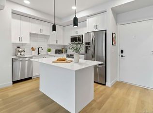 2469 Gateway Rd #206, Langford, BC V9B 6R7