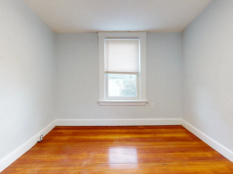 17 Hinckley St #3 — Photo 5