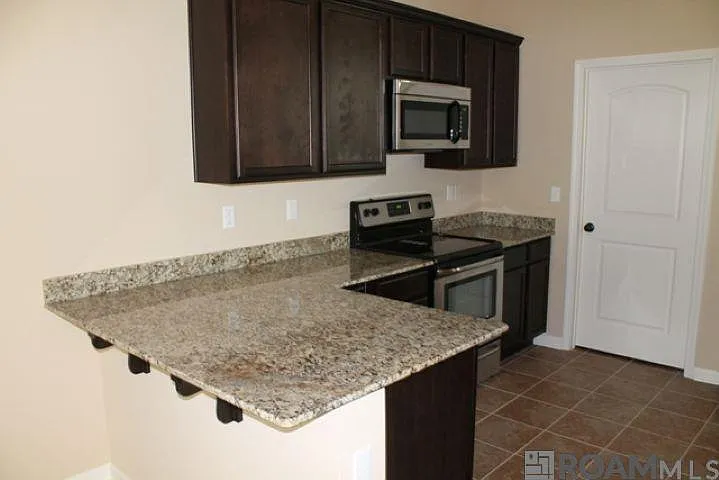 37237 Market Place Dr — Photo 5
