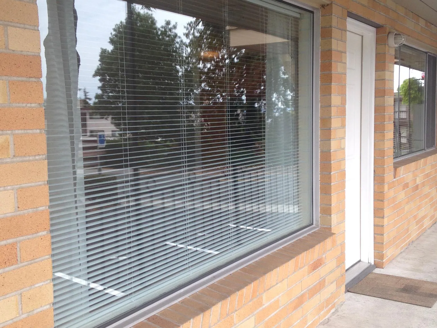 2 bed, 850 sqft, $1,900 — Photo 3