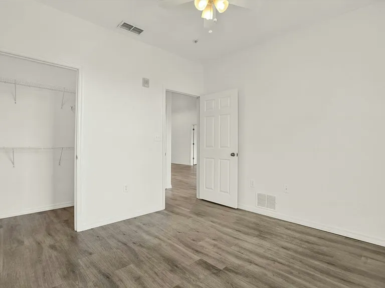 10201 Courtney Palms Blvd #304 — Photo 17