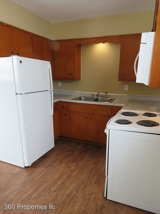 2nd image of 921 19th St S APT 3