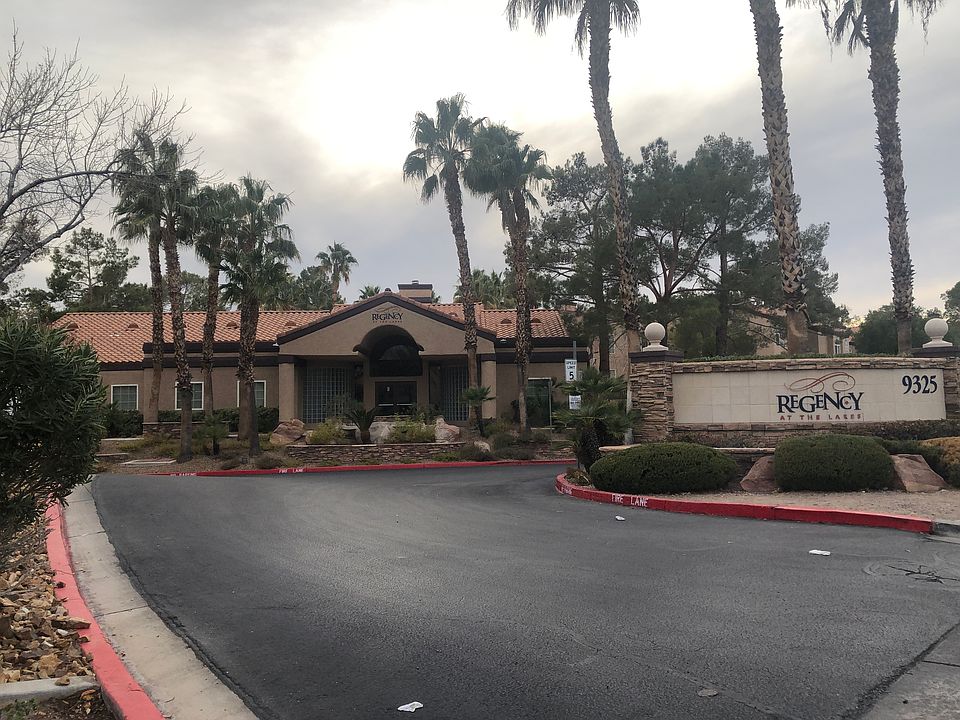 Entrance to the facility.
The Regency HOA Main Office and Common Facility.