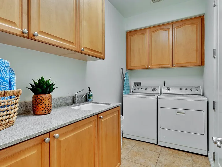 48484 Legacy Dr — Photo 40