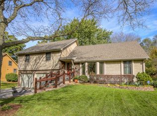 7308 W 102nd St, Overland Park, KS 66212