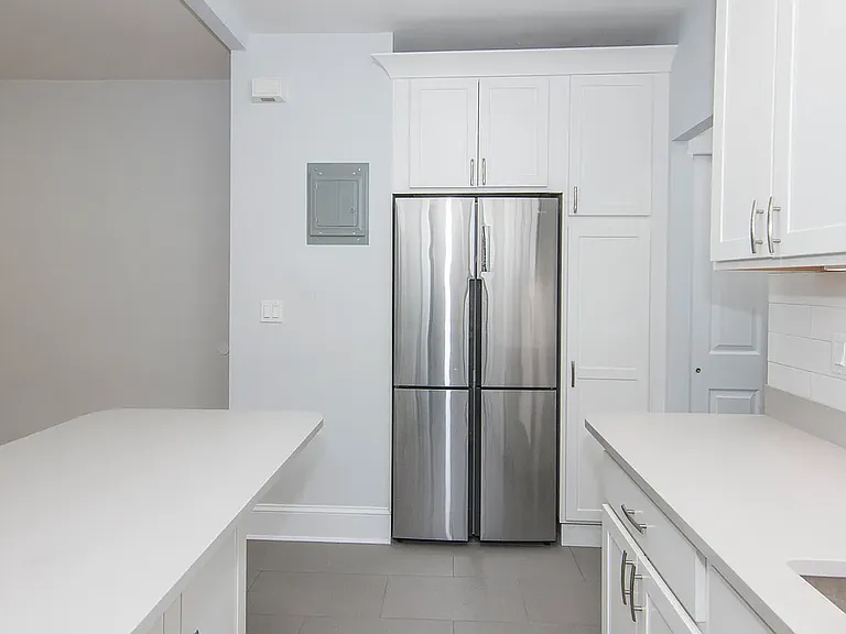 21-70 Crescent St #C2 — Photo 8