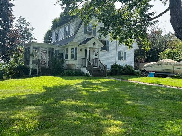 6 Pleasant St