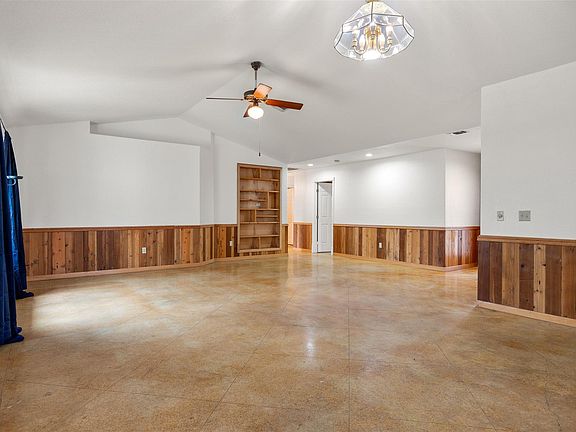 5th image of 283 Rust Ranch Rd