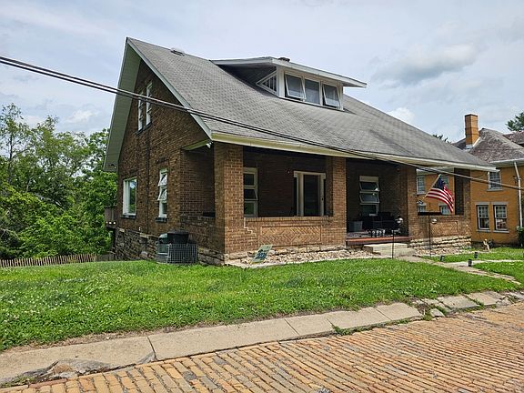 2nd image of 220 Creek Rd