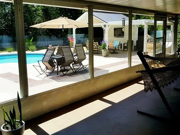 4th image of 604 Castleberry Ct