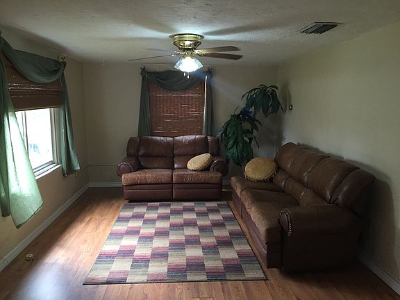 5th image of 2524 Belmont Ave
