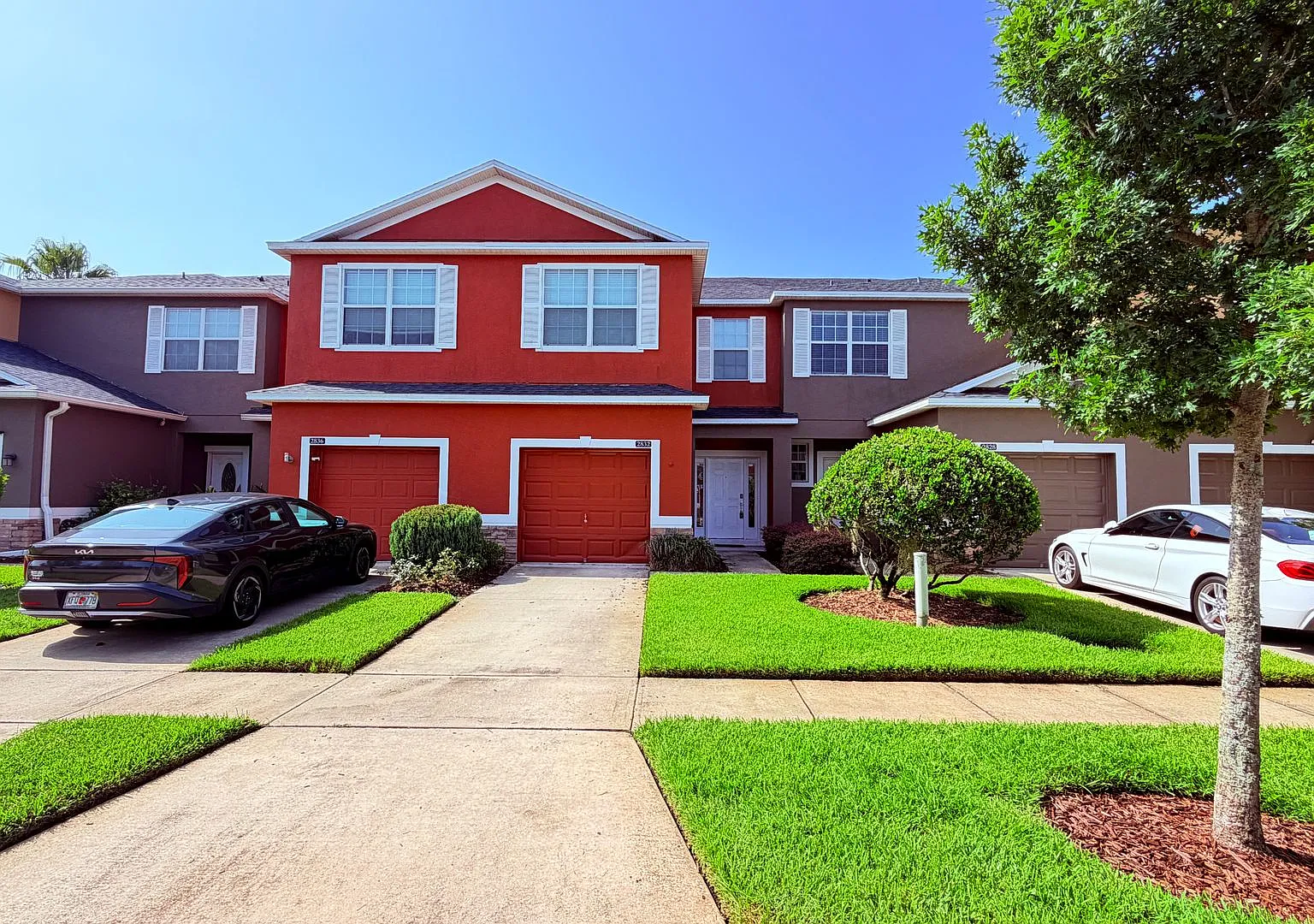 !Price Drop! Charming 3 Bedroom Townhouse Available Now!! — Photo 2