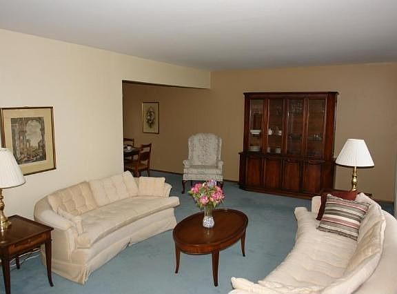 5th image of 1580 Parkway Dr