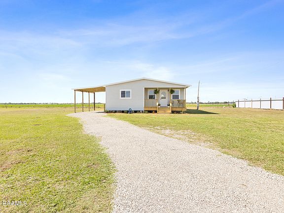 2nd image of 516 Cheneau Rd