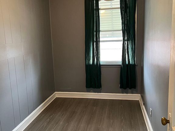 5th image of 4307 Oakmont St