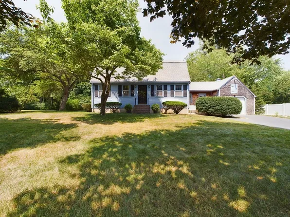 48 Laurel Dr, Bridgewater, MA 02324