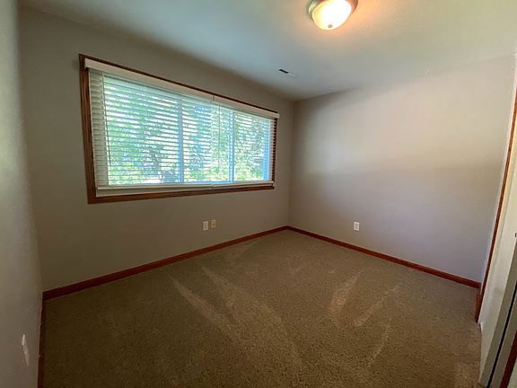 5th image of 1425 Pin Oak Dr