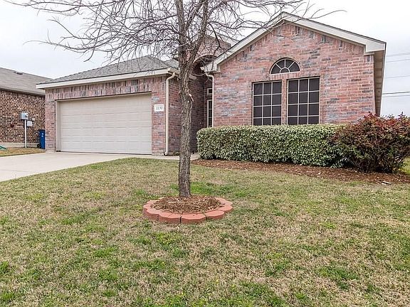 2nd image of 2232 Jocelyn Way