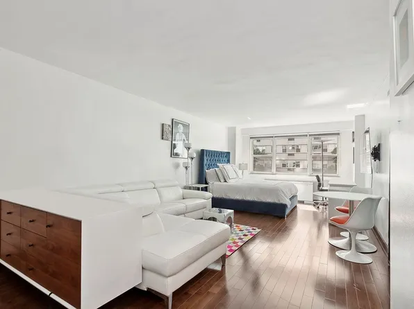 101 W 12th St APT 4P, Manhattan, NY 10011