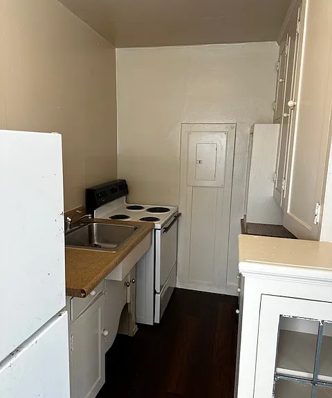 CharlesBee Apartments — Photo 13