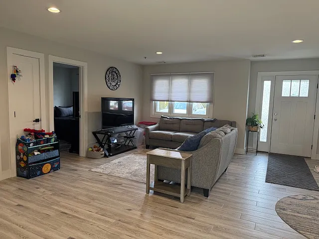 2 bed, 1000 sqft, $2,900 — Photo 4
