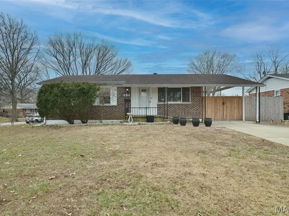 1782 Oliveto Ln, Hazelwood, MO 63042