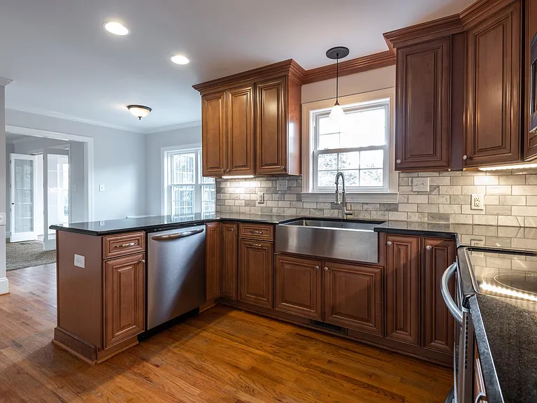 201 Pin Oak Ct — Photo 5