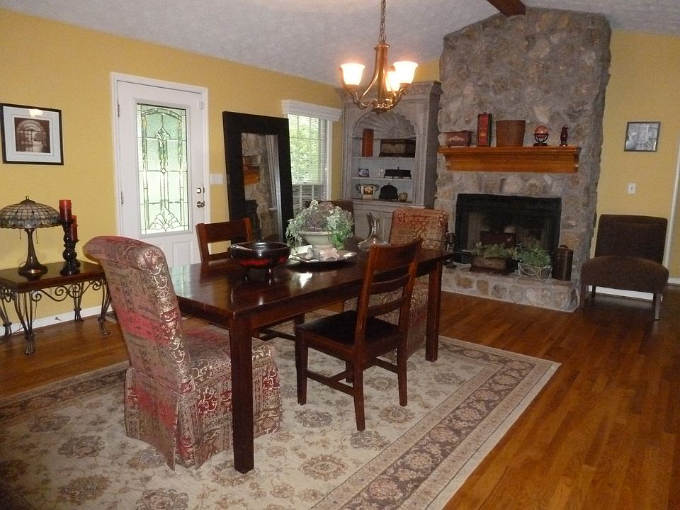 1st image of 30 Kensington Ct