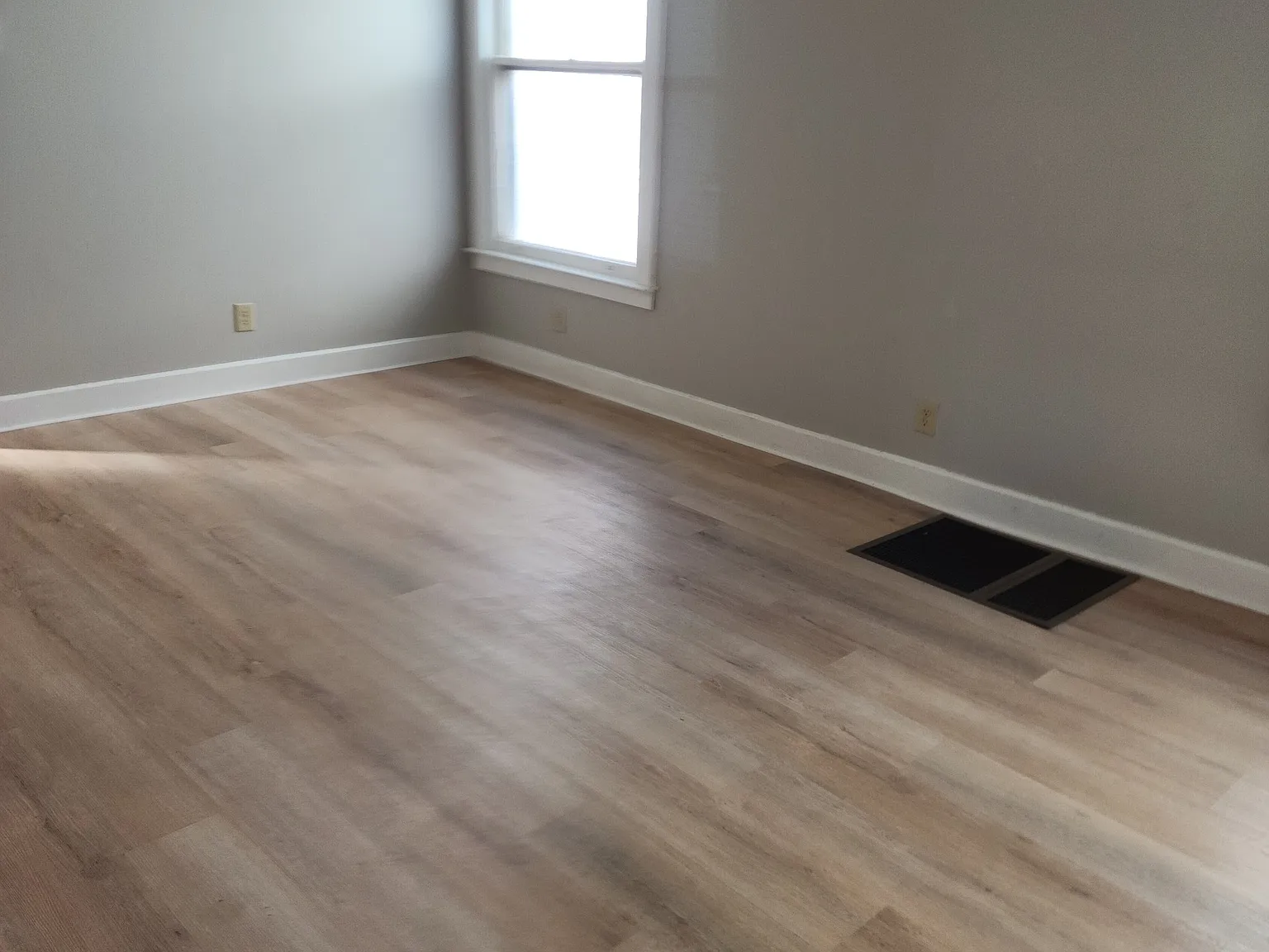 210 Broad St — Photo 2