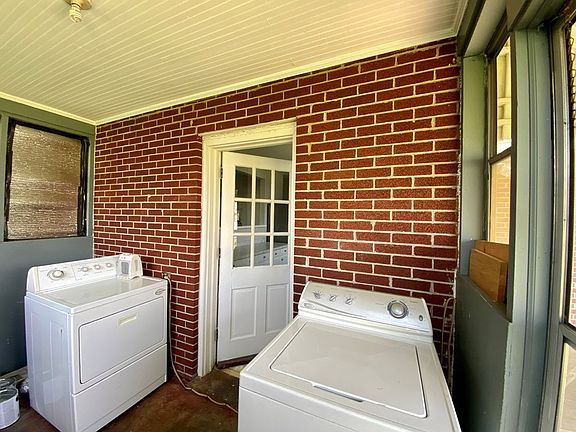 4th image of 610 East St