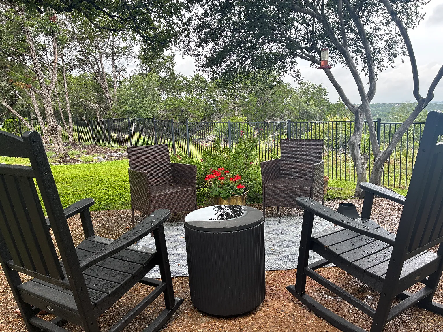 5 bed, 2580 sqft, $1,050 — Photo 4