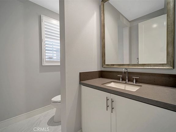 3rd image of 129 Lomita
