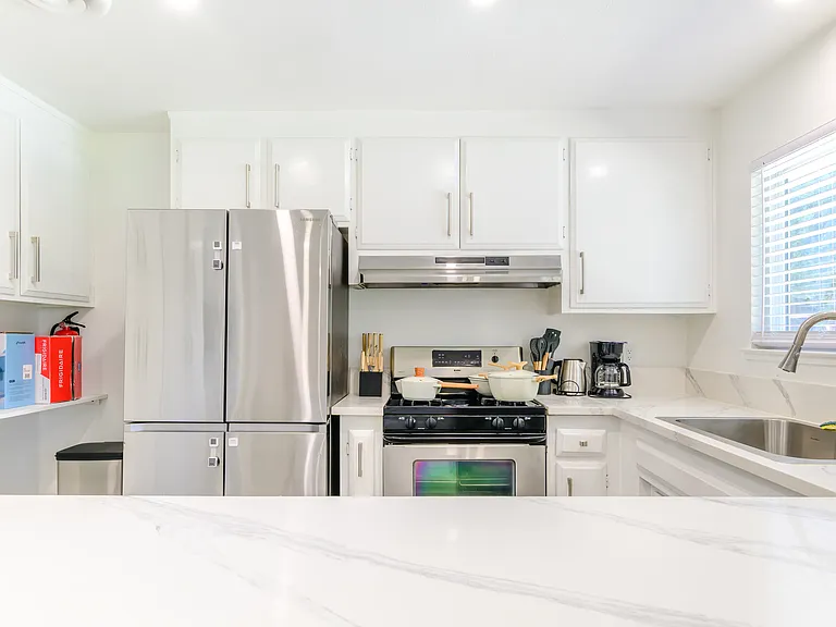 9042 El Oro Plaza Dr — Photo 3
