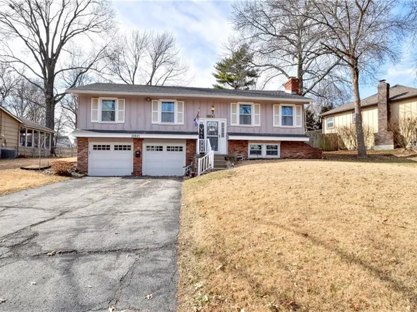 10601 W 92nd Pl, Overland Park, KS 66214