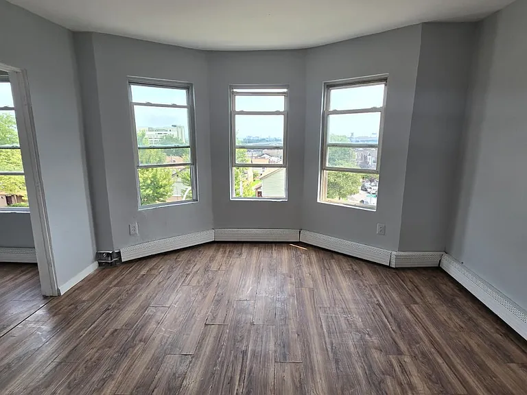 133 Elizabeth Ave #3 — Photo 1