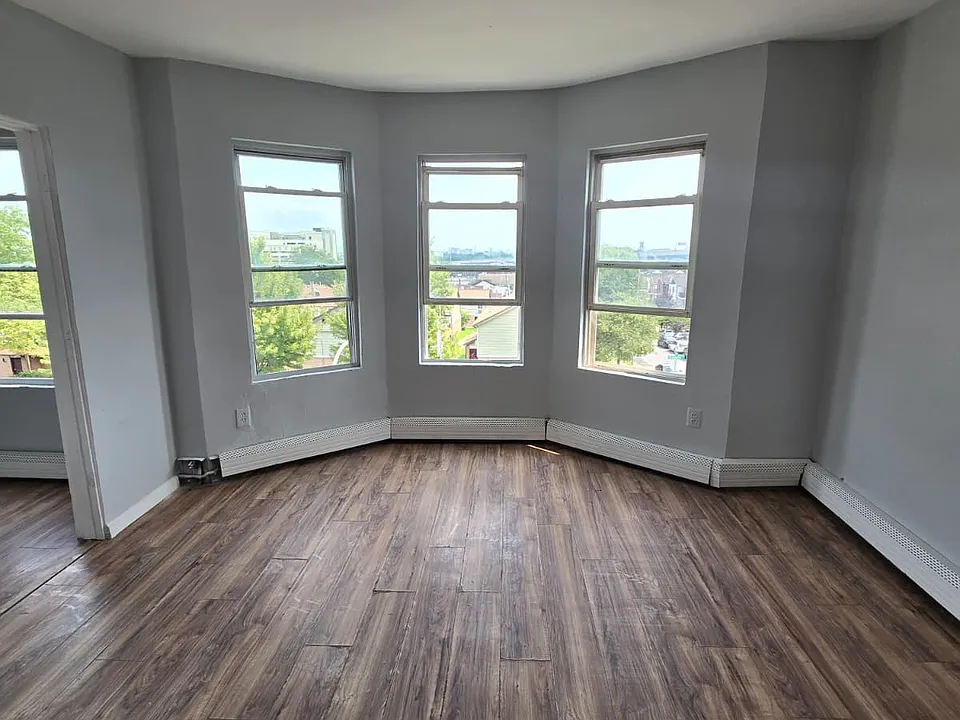 133 Elizabeth Ave #3