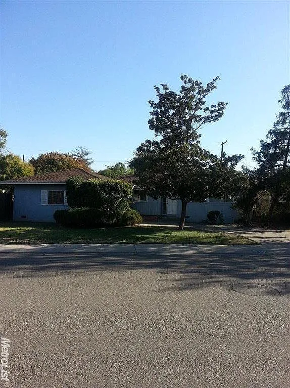 310 E Longview Ave photo 1
