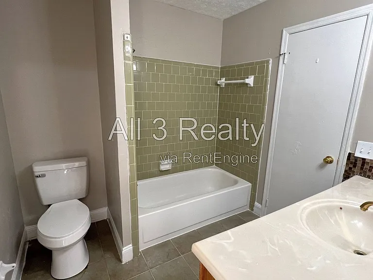 561 Dunbarton Rd — Photo 26