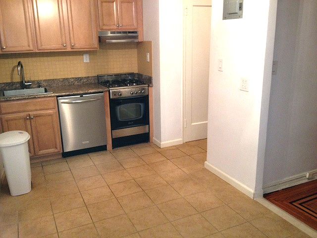 1st image of 11114 76th Ave #1