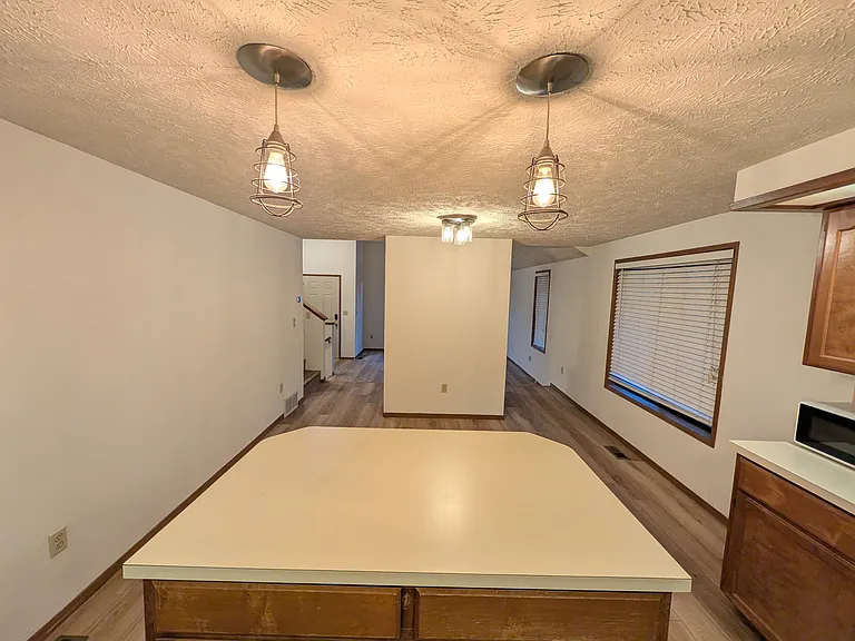 8610 N Valerie St — Photo 9