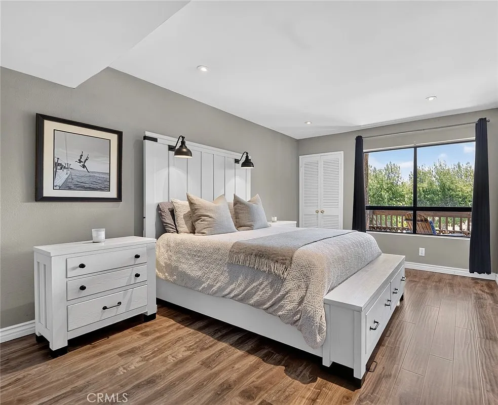 2 bed, 883 sqft, $2,595 — Photo 4
