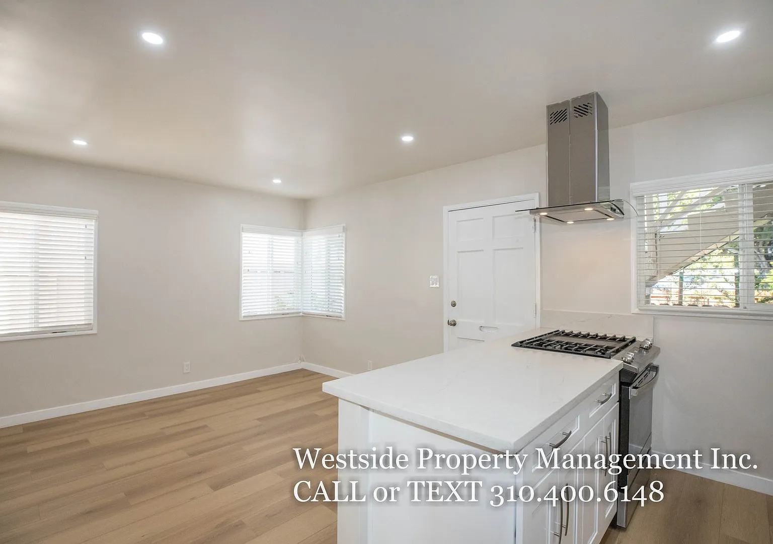 Prime Santa Monica 1+1 Completely Remodeled W/Private Enclosed Yard — Photo 2