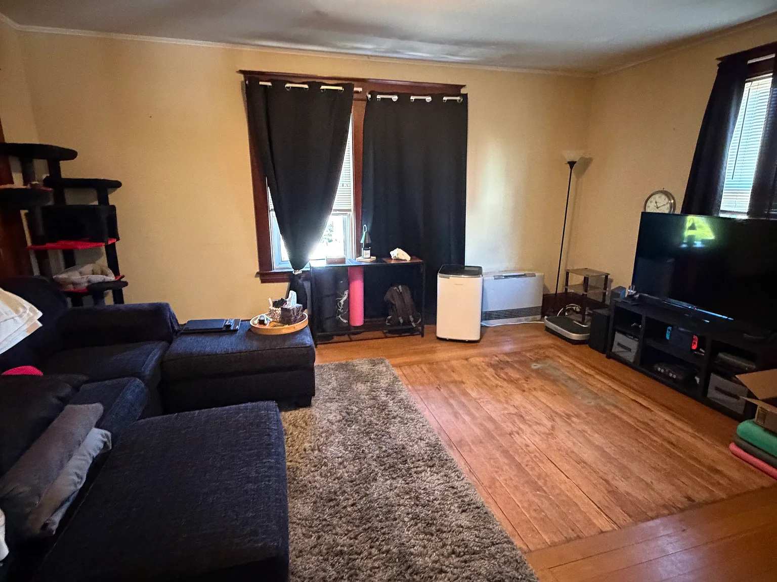1 bed, 1025 sqft, $1,350 — Photo 3