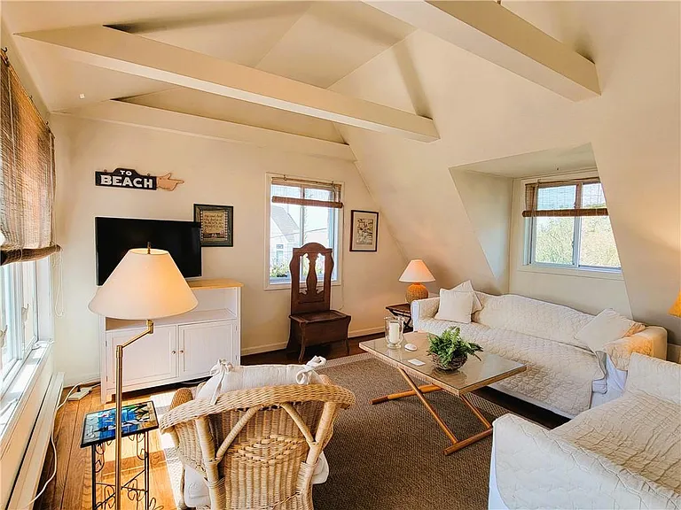 152 Tuckerman Ave #14 — Photo 4